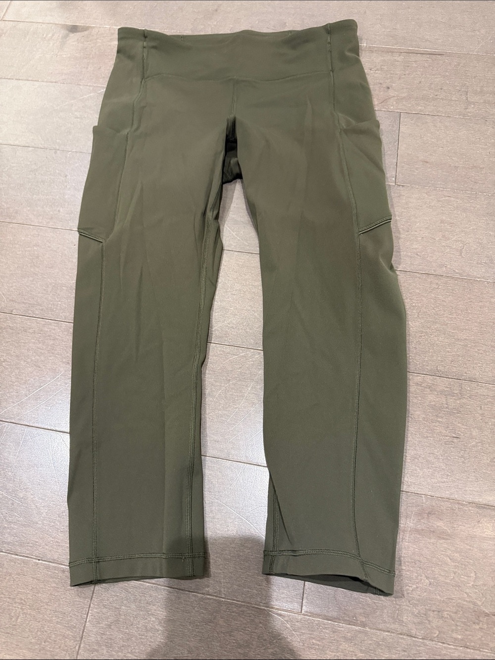 Lululemon athletica women’s sz 8 Olive leggings EUC